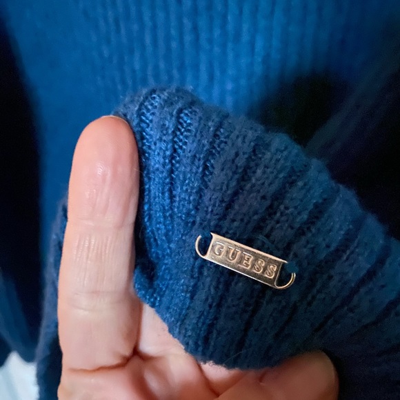 Guess super cozy medium sweater in euc - Picture 4 of 4